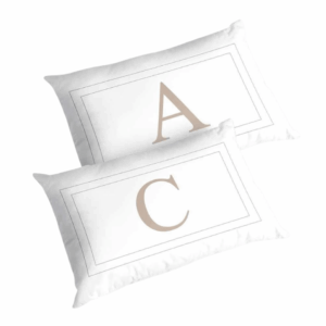 ideia de presente dia dos namorados Kit 2 Capas de Almofadas Decorativas Personalizadas com Letras Iniciais
